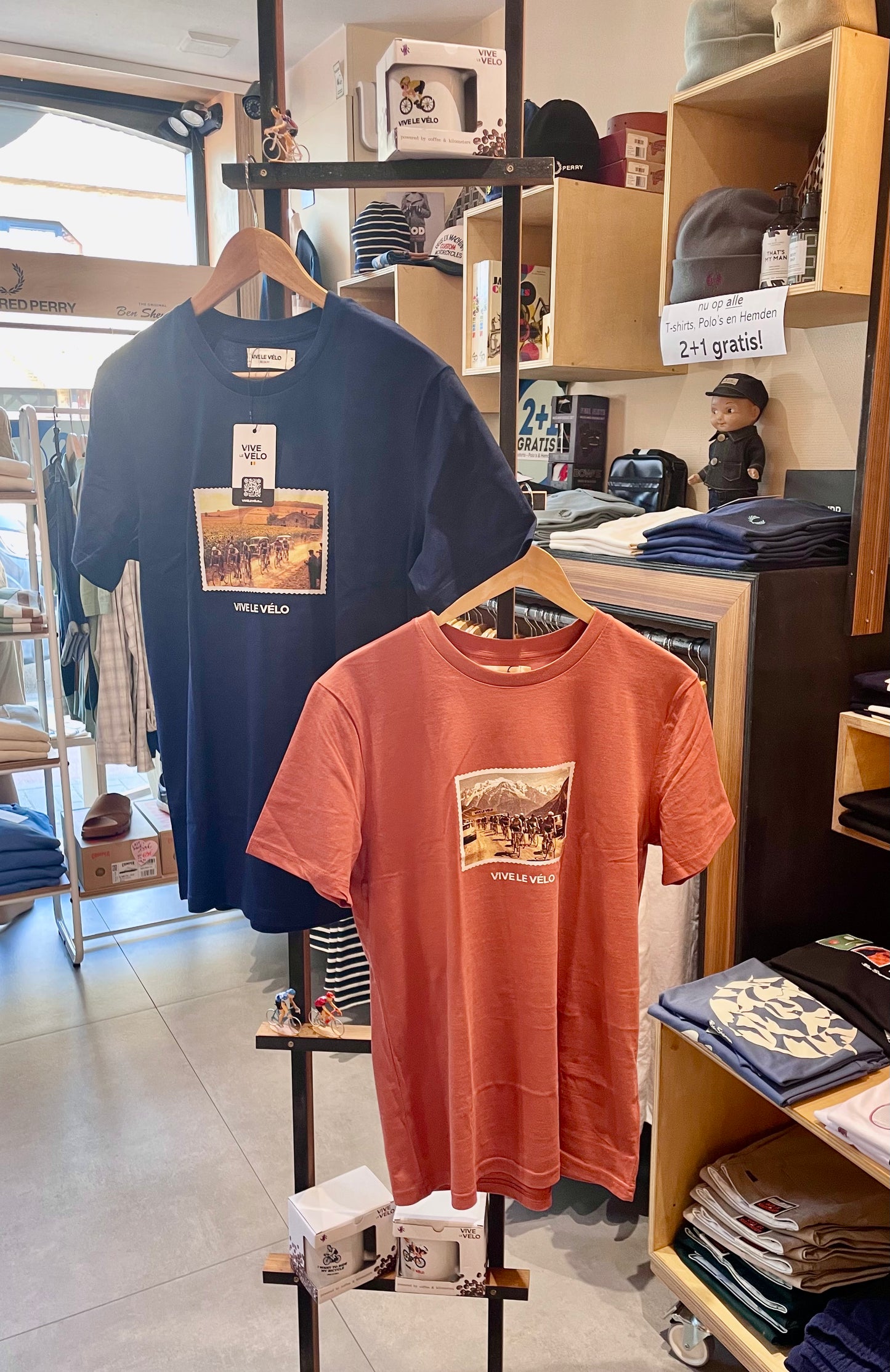 Vive Le Vélo T-shirt "Groeten ui Frankrijk" - French Navy