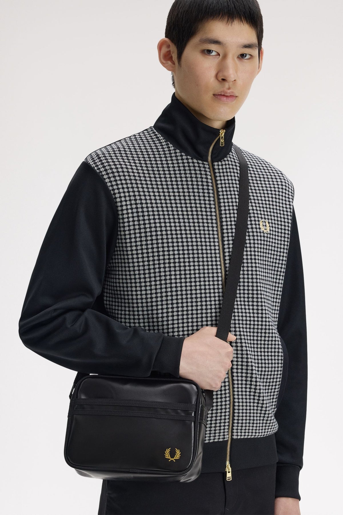 Fred Perry Tonal Classic Mini Shoulder Bag - Black / Gold