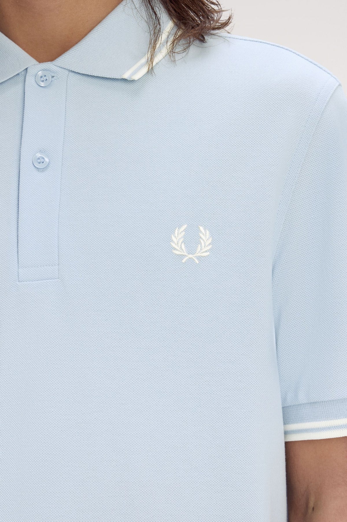 Fred Perry Twin Tipped M3600 Cotton piqué - Light Smoke / Ecru