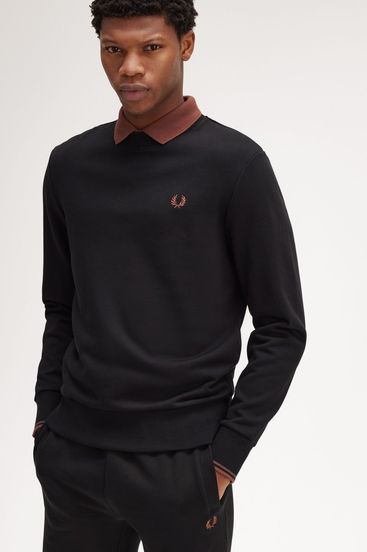 Fred Perry Sweater - Crew Neck Sweatshirt - Black / Whiskey Brown