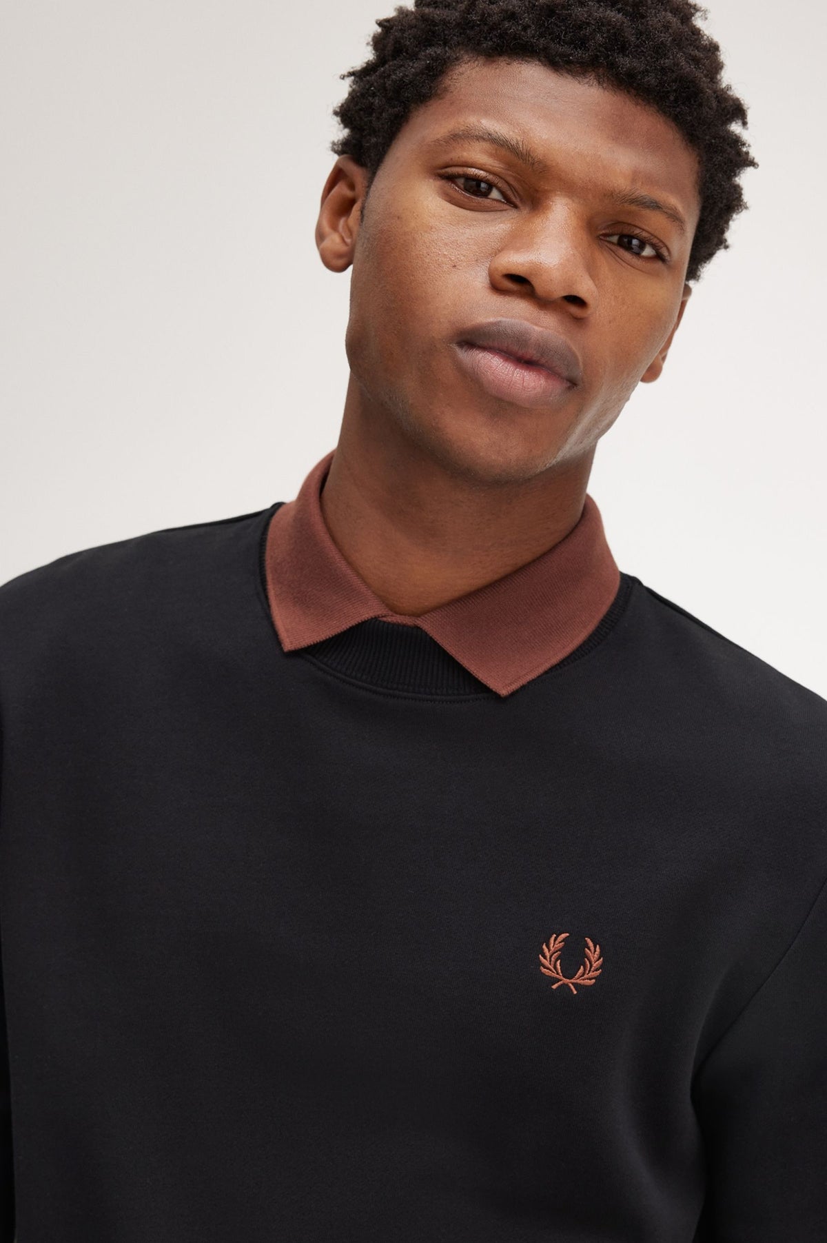 Fred Perry Sweater - Crew Neck Sweatshirt - Black / Whiskey Brown