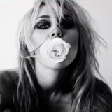 MILEY CYRUS - BASS PERSUADES (Limited Apple Red  Indie Only vinyl)